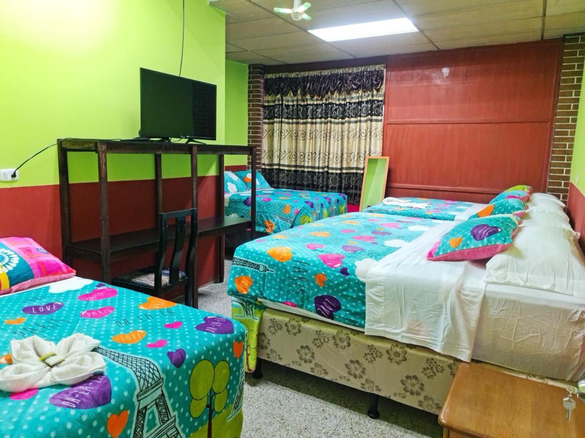 Hotel Kasa Kamelot Las Rosas Quetzaltenango Extérieur photo